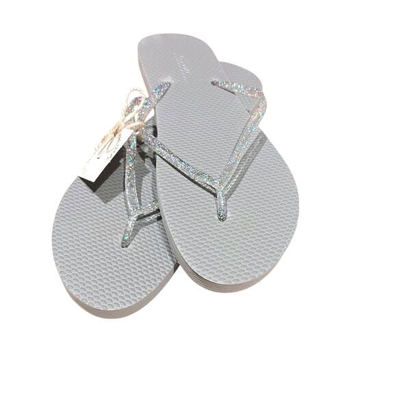 Old Navy size 11 NWOT Grey Gray Flip Flops Sparkle Summertime Cute Wedding - Picture 1 of 9